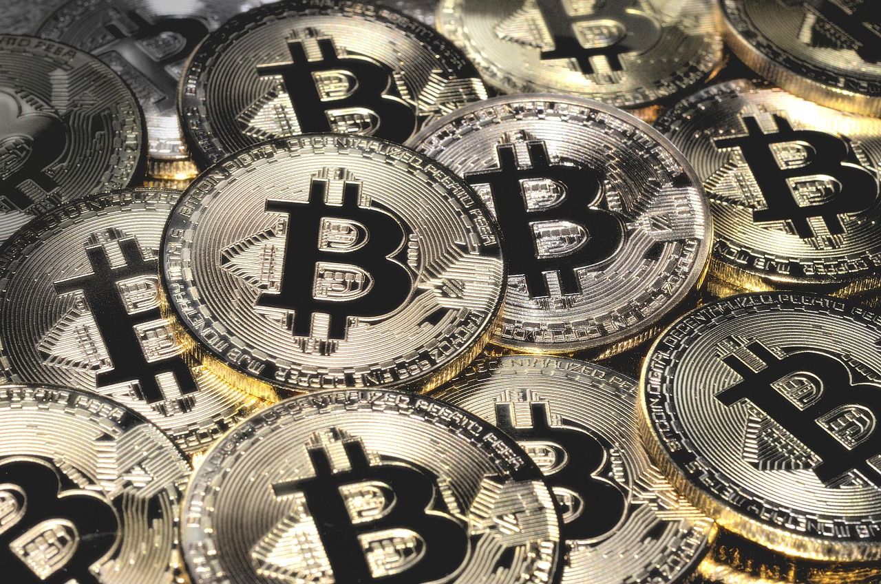 Bitcoin's "Trump Trade" Unwinds: From Post-Election Highs to a Brutal 50% Crash